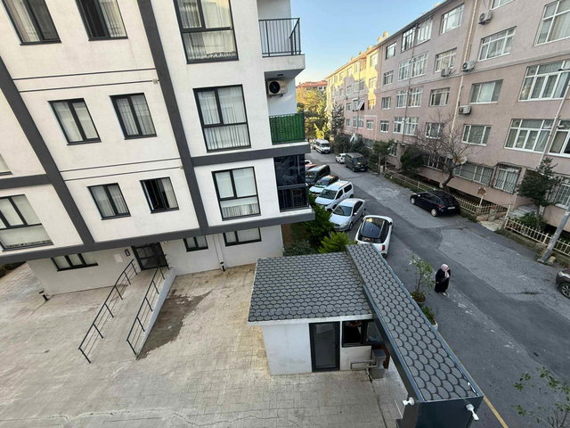 EYÜPSULTAN AKŞEMSETTİN MAHALLESİNDE SİTE İÇİNDE SATILIK DAİRE