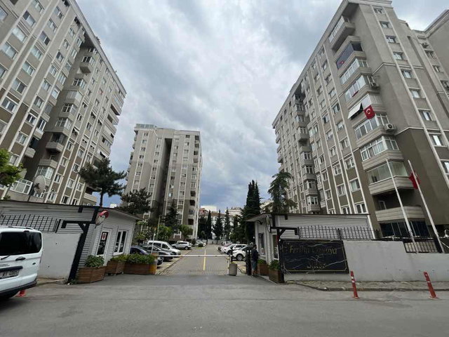KORDONBOYU SAHILDE MARMARAY’A 3 DAKIKA SİTE İÇERİSİNDE 3+1 GENİŞ  KIRALIK DAIRE