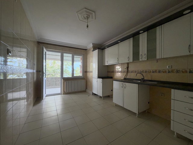 SÖĞÜTLÜ -ANAYOL ÜZERİ- DENİZE 150M MESAFEDE - 3+1 KİRALIK DAİRE