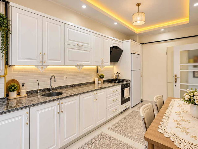 BAŞHARIK GOLD YAPI 2+1 AZ KATLI ARA KAT 4 YAŞINDA DAİRE