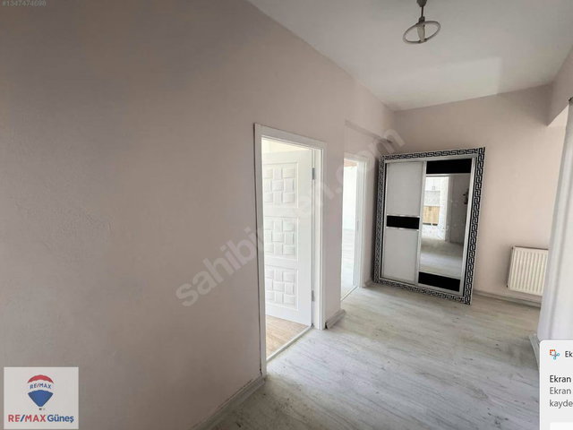 SITMAPINARI ANA CADDE ÜZERİ 3+1 ARA KAT 150 M2 DAİRE