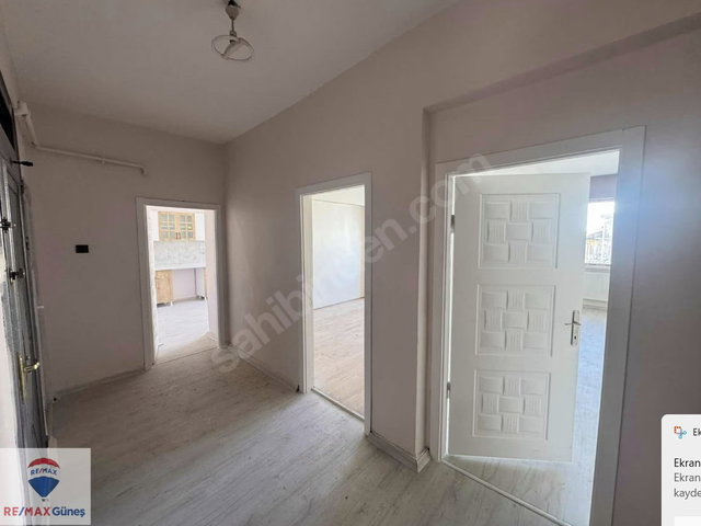 SITMAPINARI ANA CADDE ÜZERİ 3+1 ARA KAT 150 M2 DAİRE