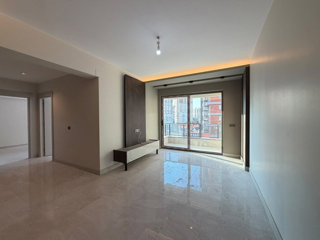 RE/MAX EDE'DEN ANA CADDE ÜZERİNDE LÜKS 2+0 SATILIK DAİRE