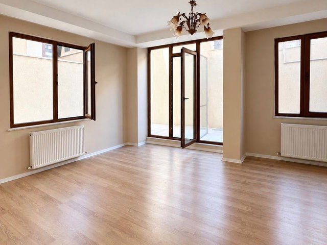 ÇEKMEKÖY MERKEZ’DE ZERAFET EVLERİ’NDE KİRALIK 2+1 BAHÇE KATI DAİRE