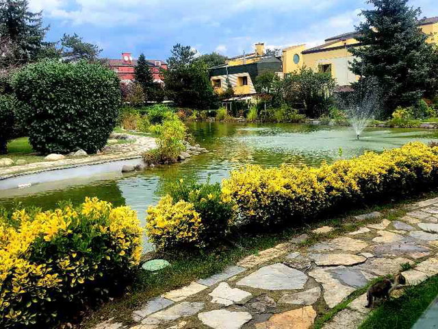 ÇEKMEKÖY GÖL KONAKLARİ SATILIK 3+1 BUTİK SITE GENIŞ DAIRE