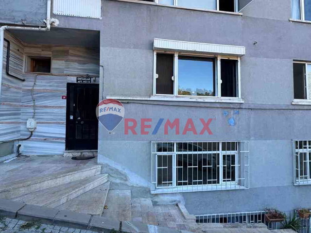 ÜSKÜDAR KUZGUNCUK 'TA MERKEZİ KONUMDA KİRALIK 3+1 DAİRE