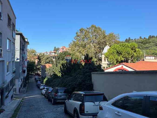 ÜSKÜDAR KUZGUNCUK 'TA MERKEZİ KONUMDA KİRALIK 3+1 DAİRE
