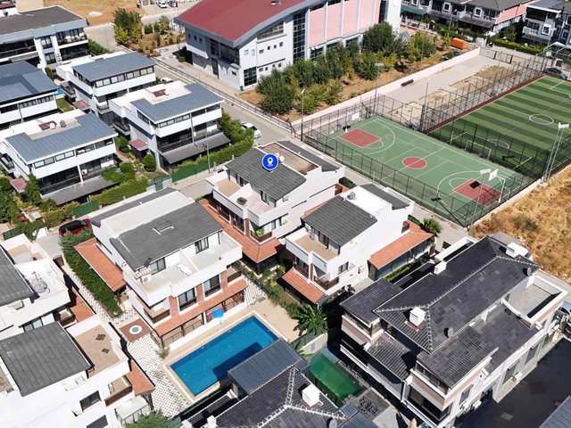 MENDERES BARBAROS’TA HAVUZLU 4+1 TRİPLEKS VİLLA | 3 BANYOLU