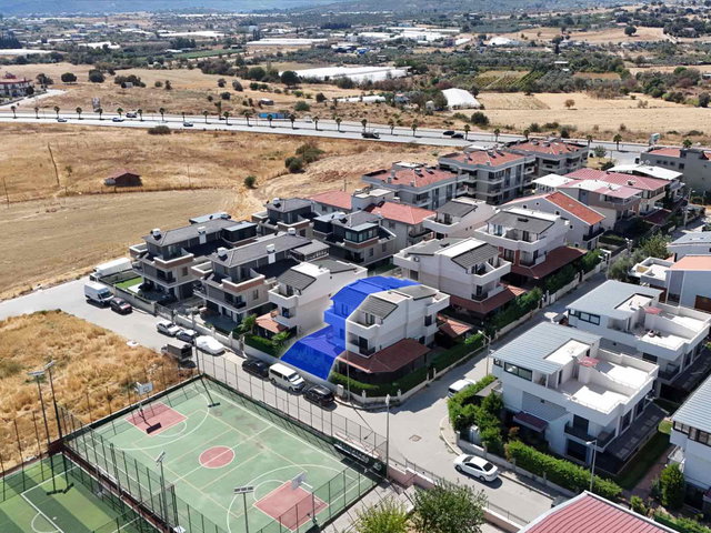 MENDERES BARBAROS’TA HAVUZLU 4+1 TRİPLEKS VİLLA | 3 BANYOLU