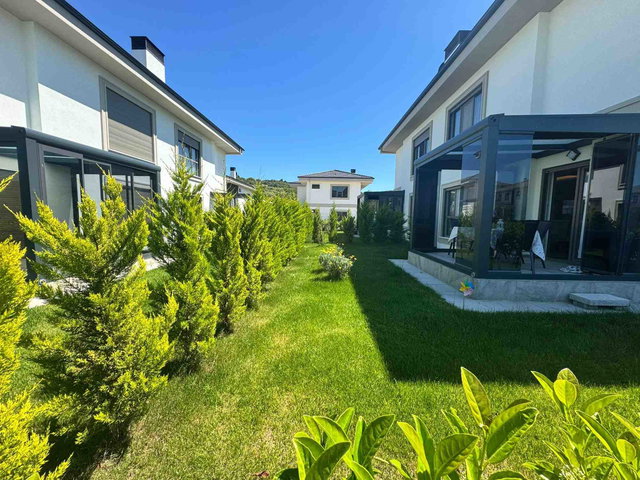 ŞİLE ÇAVUŞ MAH. SİTE İÇERİSİNDE FULL YENİ EŞYALI KİRALIK VİLLA