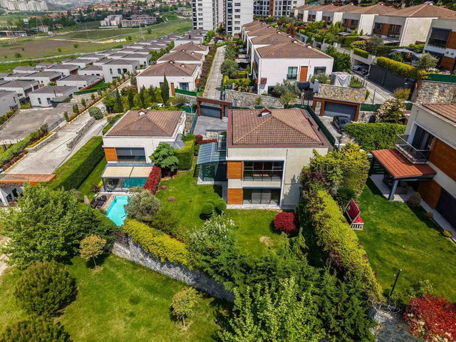 BAHÇEŞEHİR KONAKLARI 1 ETAP 5+1 ÖZEL BAHÇELİ VİLLA