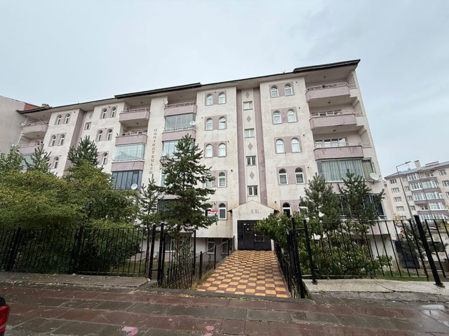 REMAX İLKE'DEN YILDIZKENT'TE 3+1 KİRALIK DAİRE