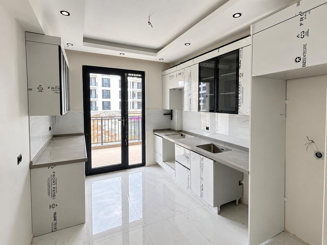 KARTEPE KENT MEYDANINDA SATILIK 2+1 YÜKSEK GİRİŞ DAİRE