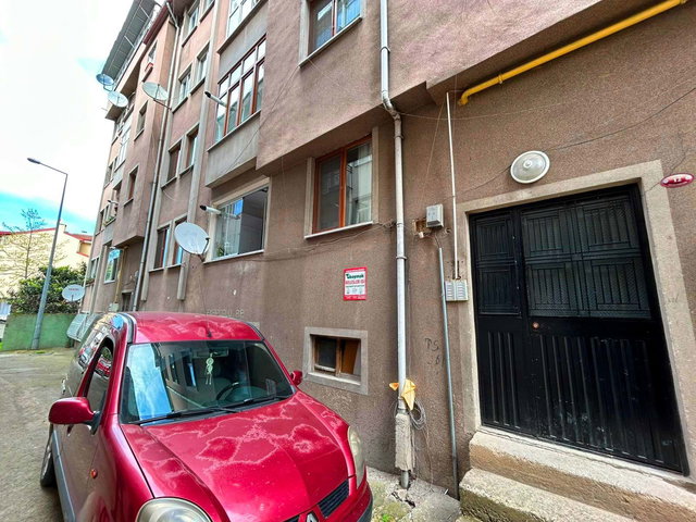 MERKEZİ KONUM DOĞALGAZLI 4+1 SATILIK DAİRE...