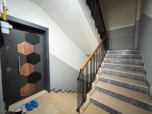 MERKEZİ KONUM DOĞALGAZLI 4+1 SATILIK DAİRE...