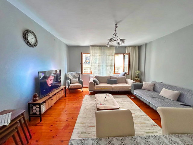 MERKEZİ KONUM DOĞALGAZLI 4+1 SATILIK DAİRE...