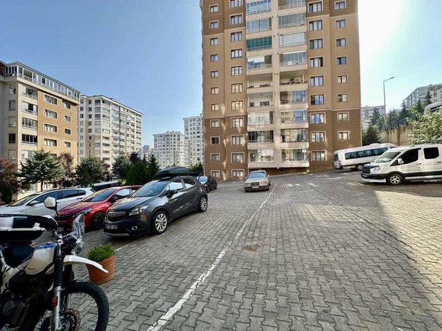 ÇUKURÇAYIR'DA SİTE İÇERİSİNDE FUL EŞYALI KLİMALI KİRALIK DAİRE!