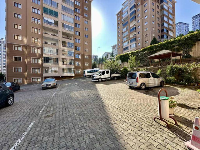 ÇUKURÇAYIR'DA SİTE İÇERİSİNDE FUL EŞYALI KLİMALI KİRALIK DAİRE!