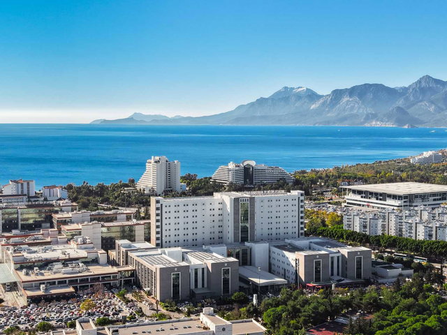 ANTALYA MURATPAŞA GÜVENLİK'TE KATTA TEK 3+1 GENİŞ SATILIK DAİRE