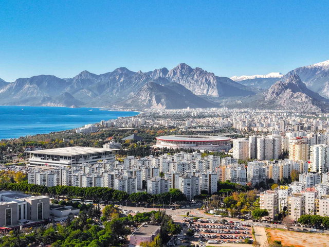 ANTALYA MURATPAŞA GÜVENLİK'TE KATTA TEK 3+1 GENİŞ SATILIK DAİRE