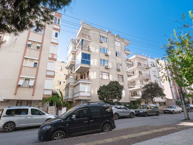ANTALYA MURATPAŞA GÜVENLİK'TE KATTA TEK 3+1 GENİŞ SATILIK DAİRE