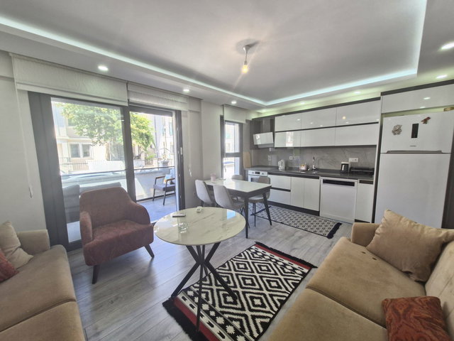 AVM'YE YÜRÜME MESAFESİNDE SATILIK 2+1 DAİRE