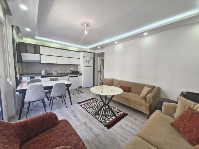 AVM'YE YÜRÜME MESAFESİNDE SATILIK 2+1 DAİRE