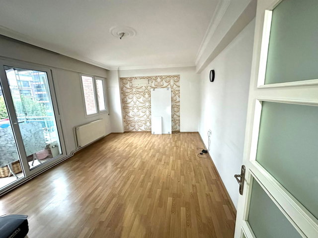 29 KARŞIYAKA ŞEMİKLER’DE SATILIK 2 + 1 DAİRE