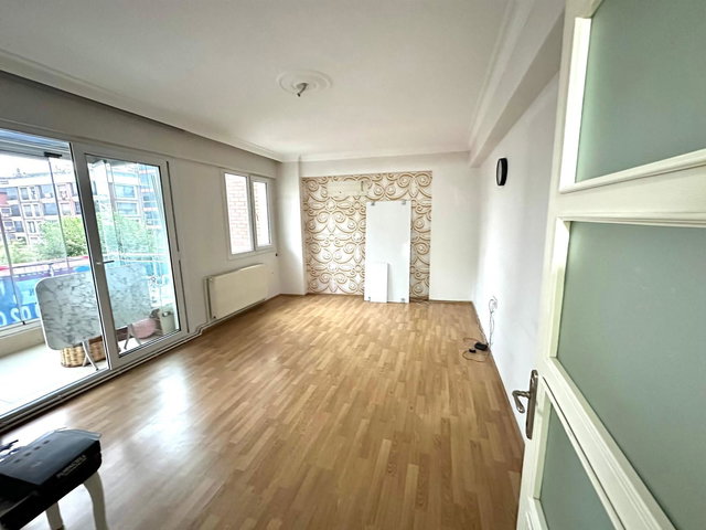 29 KARŞIYAKA ŞEMİKLER’DE SATILIK 2 + 1 DAİRE