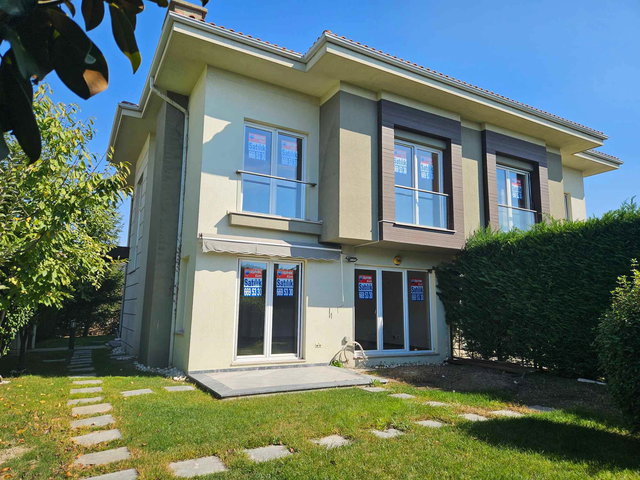 BAHÇEŞEHİR ESTON ŞEHİR 5'TE BÜYÜK BAHÇELİ 4+1 VİLLA