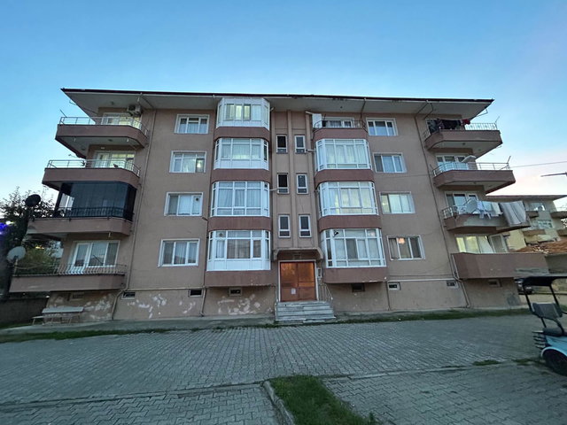 PETEK EVLER SİTESİNDE BAKIMLI 3+1 SATILIK DAİRE
