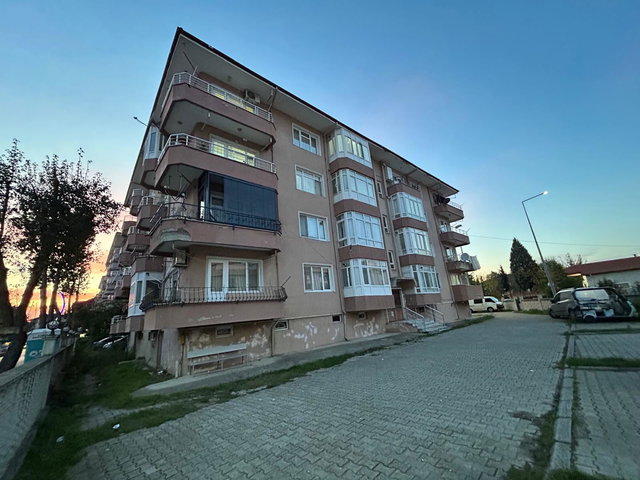 PETEK EVLER SİTESİNDE BAKIMLI 3+1 SATILIK DAİRE