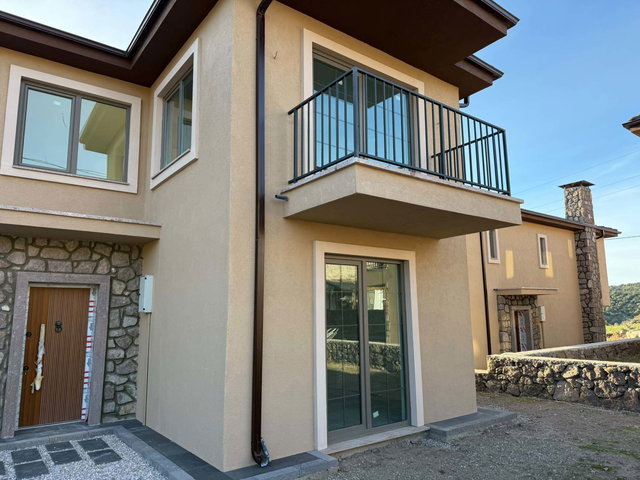 ÇANAKKALE ASSOS’TA DOĞAYLA İÇ İÇE MÜSTAKİL TAPULU 4+1 SATILIK VİLLA
