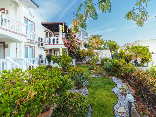 MİLAS BOĞAZİÇİ LAKESİDE GARDEN'DA 250 M² BAHÇELİ EŞYALI DAİRE