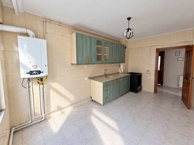 HACI HALİL MAHALLESİ ÇARŞI MERMEZDE 3+1  145M2 KİRALIK DAİRE