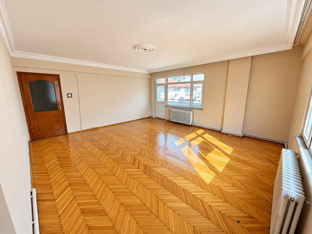 HACI HALİL MAHALLESİ ÇARŞI MERMEZDE 3+1  145M2 KİRALIK DAİRE