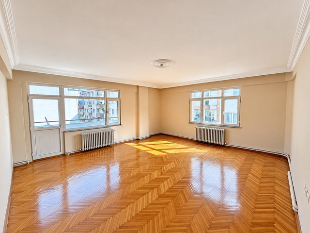 HACI HALİL MAHALLESİ ÇARŞI MERMEZDE 3+1  145M2 KİRALIK DAİRE