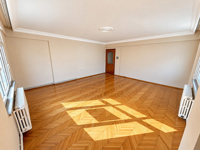 HACI HALİL MAHALLESİ ÇARŞI MERMEZDE 3+1  145M2 KİRALIK DAİRE