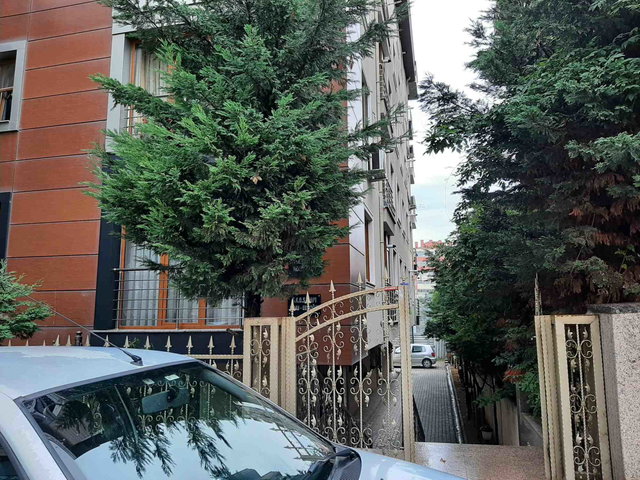 M.TEPE YALI, MİN. CAD.NİN ALT PARALELİ, ARAKAT ÇİFT BALKONLU 3+1 SATILIK 115M2