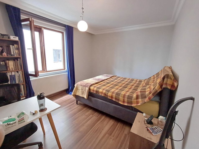 M.TEPE YALI, MİN. CAD.NİN ALT PARALELİ, ARAKAT ÇİFT BALKONLU 3+1 SATILIK 115M2