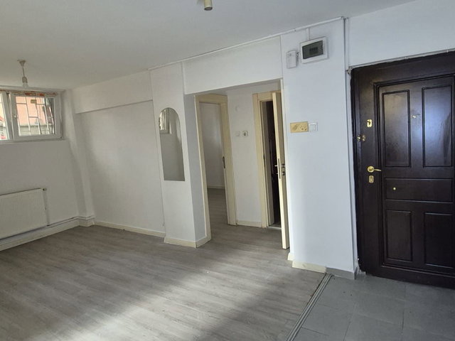 REMAX MUTLU'DAN HİLMİ PAŞA SOKAKTA 2+1 KİRALIK DAİRE