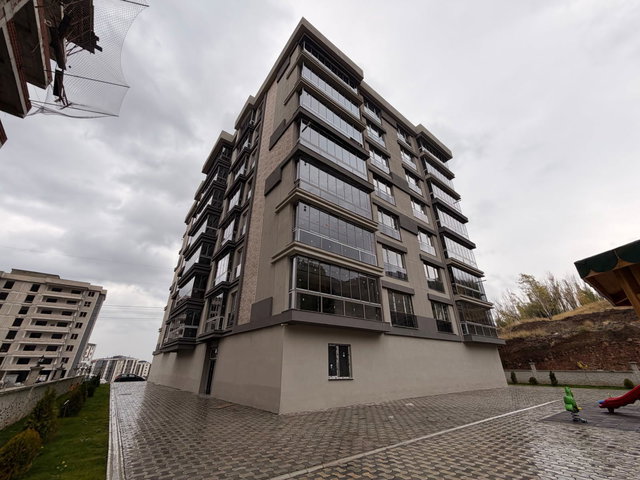 REMAX ARTİS'DEN YILDIZKENT'TE SATILIK 2+1 DAİRE
