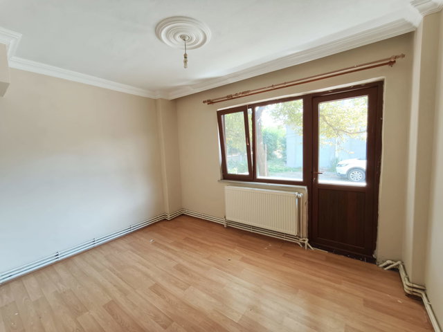 SERDİVAN-BAHÇELİEVLER'DE 90 M2 GENİŞ KİRALIK 2+1 DAİRE