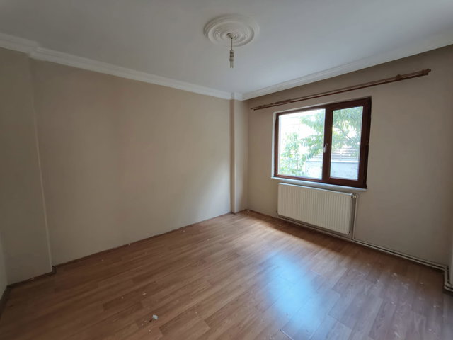 SERDİVAN-BAHÇELİEVLER'DE 90 M2 GENİŞ KİRALIK 2+1 DAİRE