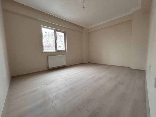 MERKEZİ KONUMDA, YENİ BİNADA, BALKONLU, FERAH 3+1 KİRALIK DAİRE