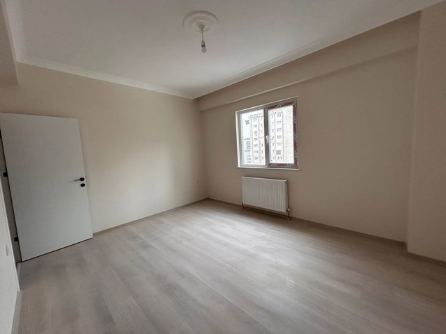 MERKEZİ KONUMDA, YENİ BİNADA, BALKONLU, FERAH 3+1 KİRALIK DAİRE
