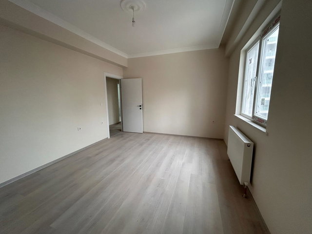 MERKEZİ KONUMDA, YENİ BİNADA, BALKONLU, FERAH 3+1 KİRALIK DAİRE