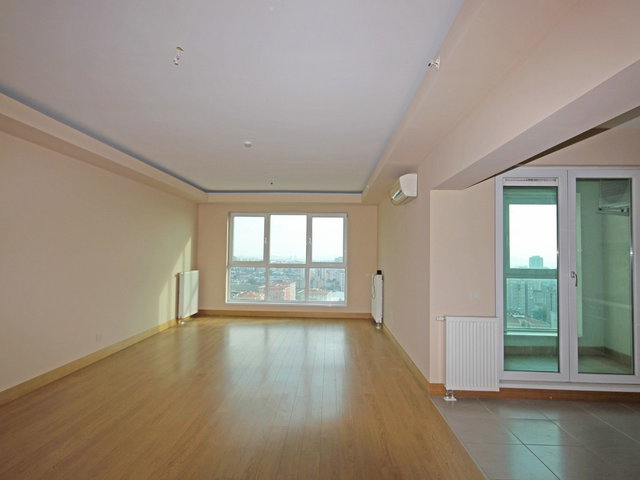 ATAŞEHİR AĞAOĞLU SKY TOWERS EBEVEYNLİ BALKONLU KİRALIK 2+1