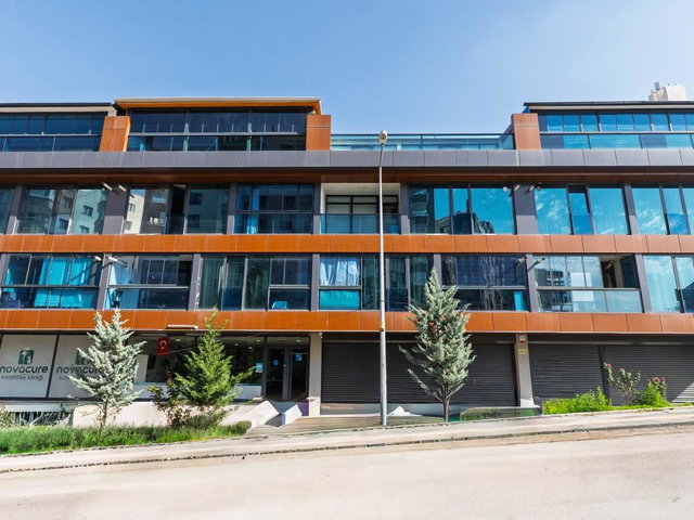 VEDAT DALOKAY CADDESİ ÜSTÜNDE 1+1