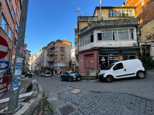 ZEYTİNLİK'TE OTOPARKLI DENİZMANZARALI,ASANSÖRLÜ,DOĞALGAZLI 2.5+1